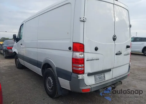 2015 Mercedes-Benz Sprinter 2500 Normal Roof z USA, uszkodzony, nr VIN WD3PE7CCXFP146656